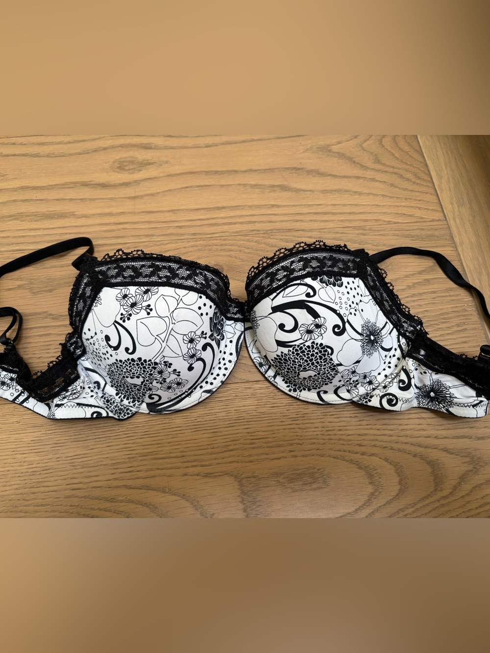 H&M Black and White Floral Lace Underwire Bra